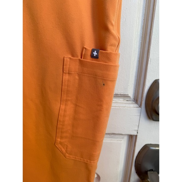 FIGS Rafaela Oversized Sleeveless Scrub Set Shaka Orange Size Large Petite - Picture 6 of 10